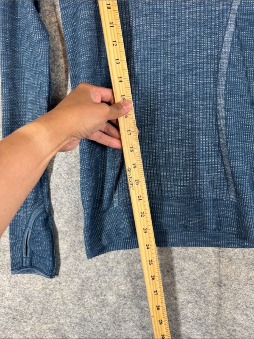 Lululemon Swiftly Tech Long Sleeve Seamless Top in Slate Blue Athletic Yoga 4 - Picture 6 of 13